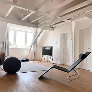 https://zehuus-mit-domblick-und-dachterrasse.topcolognehotels.com