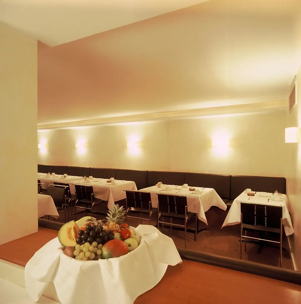 Hotel Erzgiesserei Europe Munich 4*,